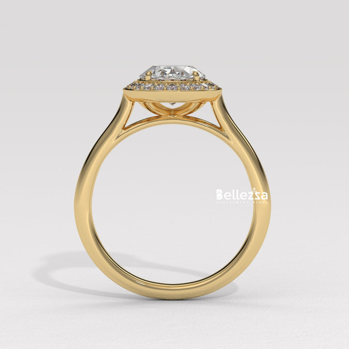 YELLOW GOLD OVAL DIAMOND RING