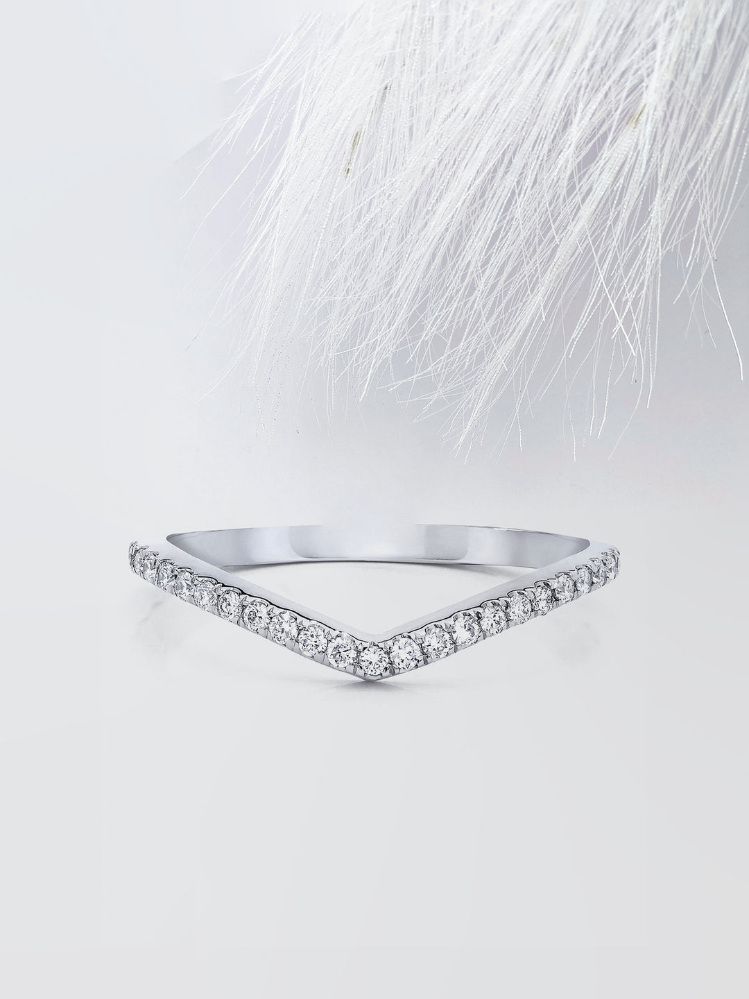 Round Cut Curved Diamond Wedding Band For Women