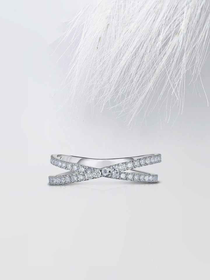 Round Cut Criss Cross Diamond Wedding Band For Women