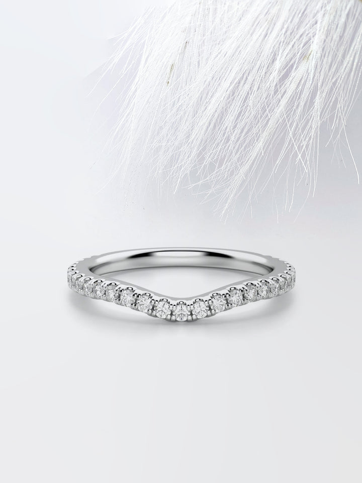 Round Cut Curved Diamond Wedding Band For Her