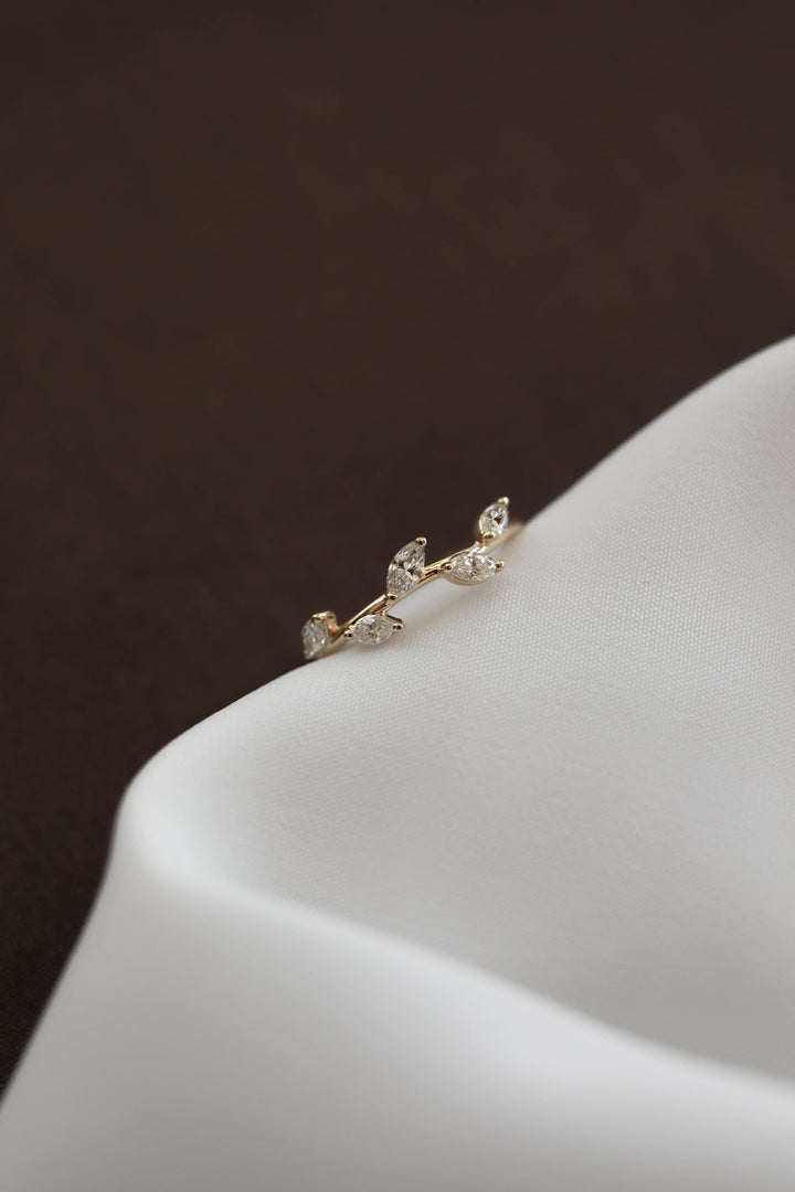 0.25 TCW Marquise Leaf Style Diamond Wedding Band
