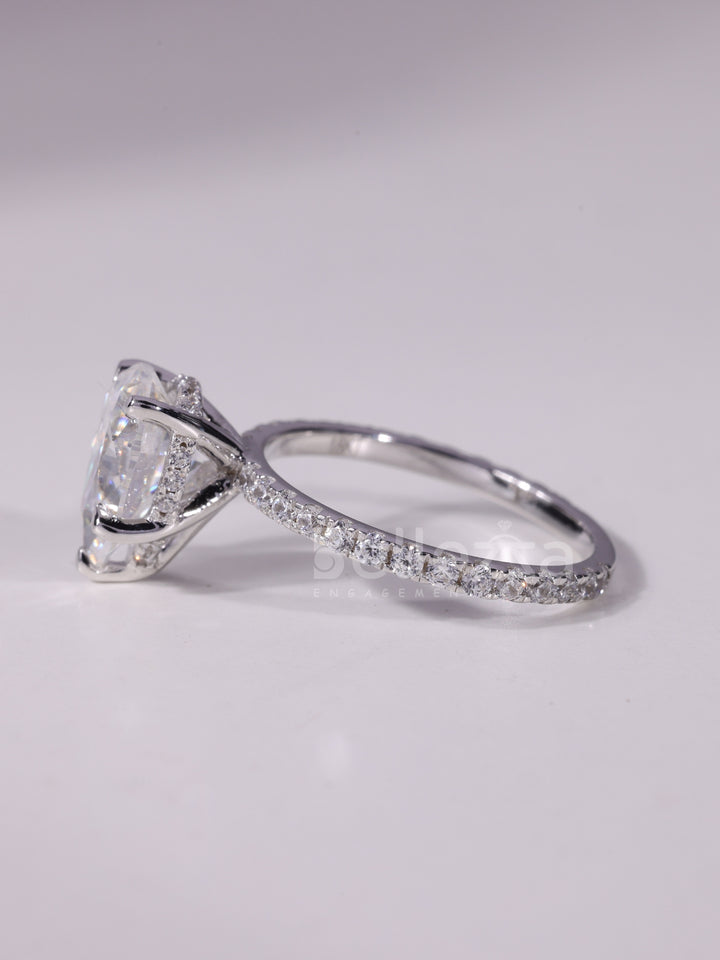 1.0CT-3.0CT Pear Cut Diamond Pave Setting Engagement Ring