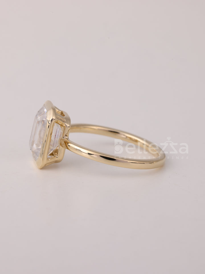1.0CT-2.0CT Emerald Cut Bezel Setting Moissanite Engagement Ring