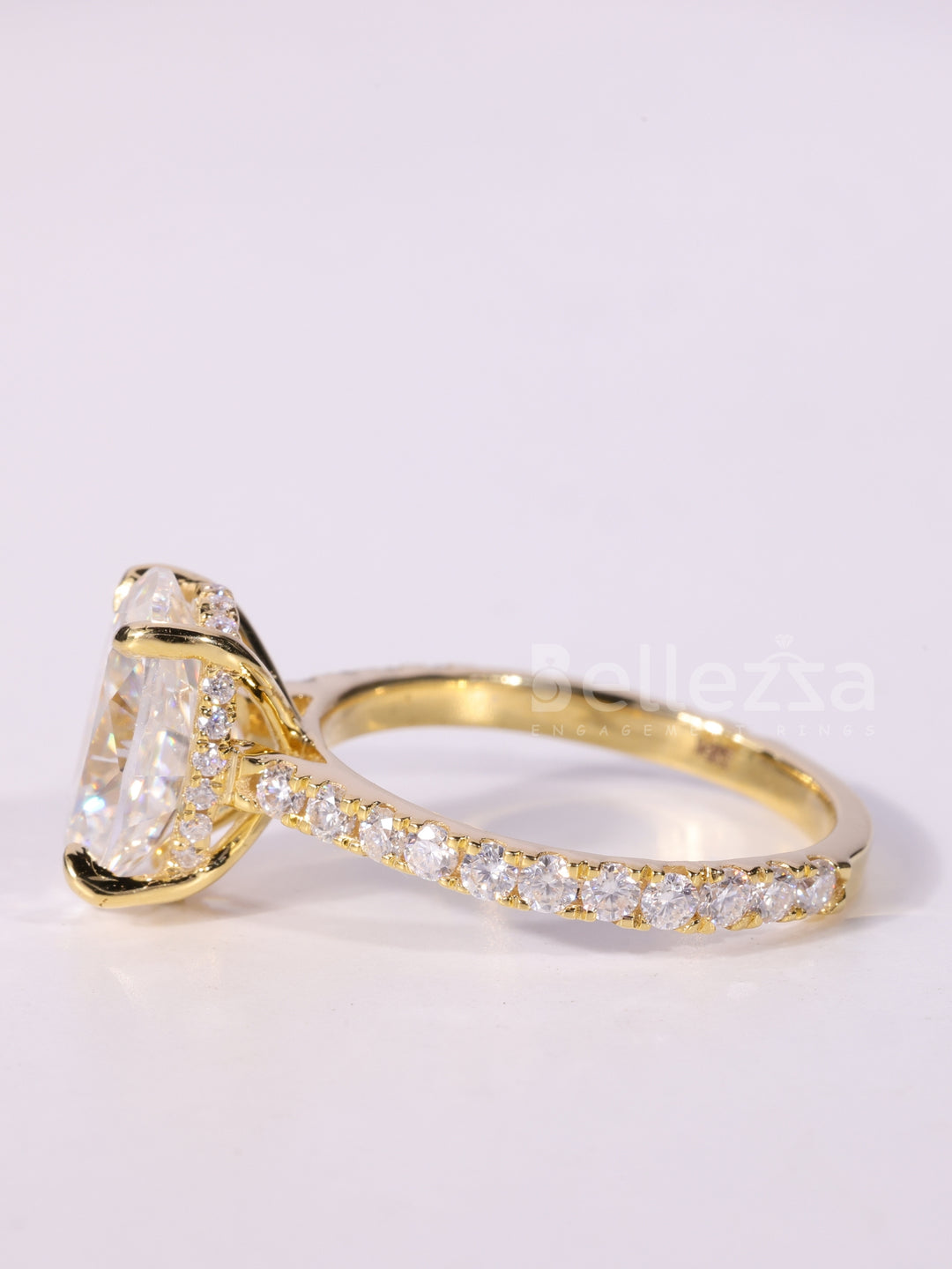 2.0CT-3.0CT Oval Cut Moissanite Pave Setting Engagement Ring