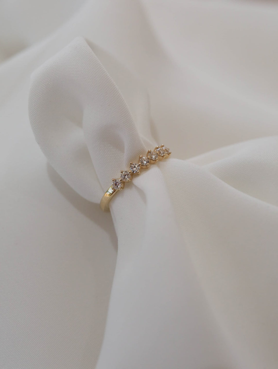 0.20 TCW Round 7 Stone Diamond Wedding Band