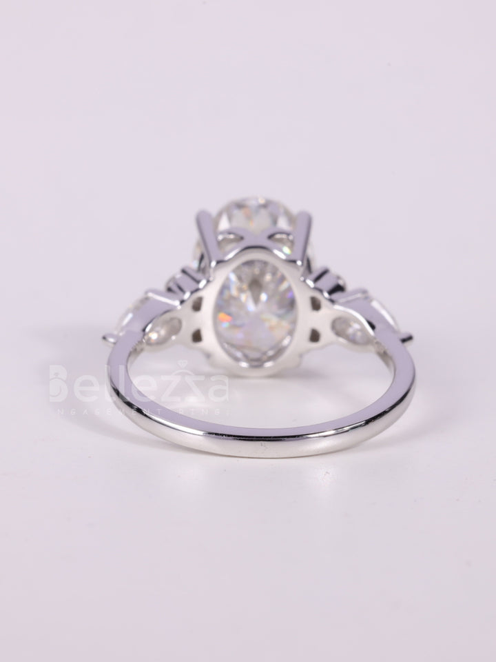 2.0CT-3.0CT Oval Cut Cluster Diamond Engagement Ring