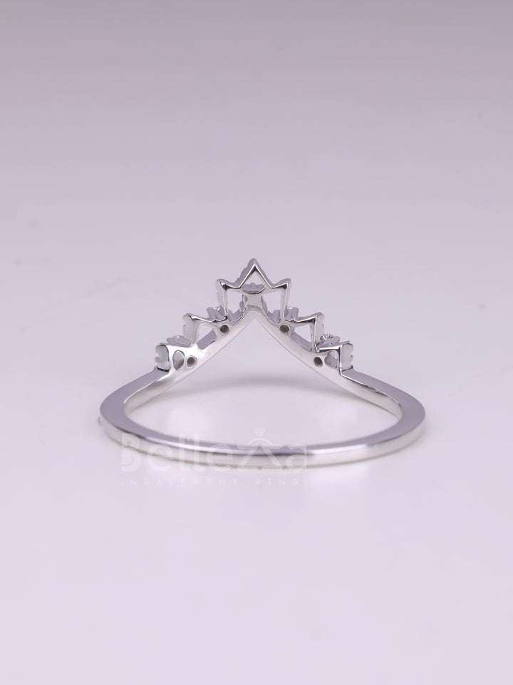 Round Cut Diamond Curved Moissanite Wedding Band