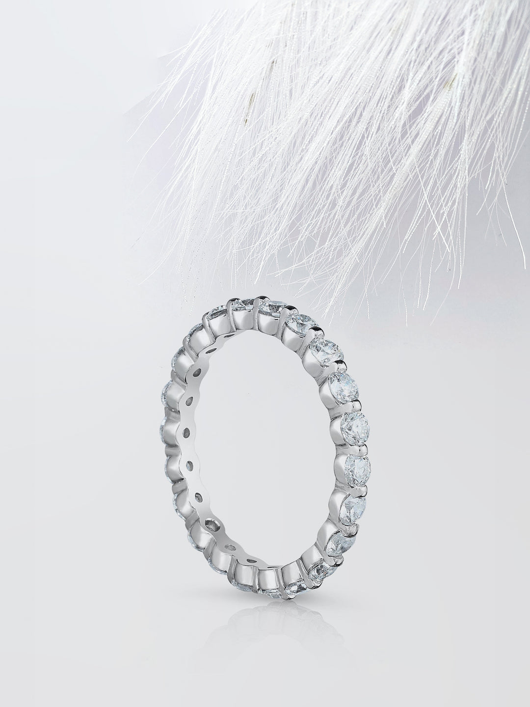 Round Cut Single Prong Diamond Wedding Band For Women