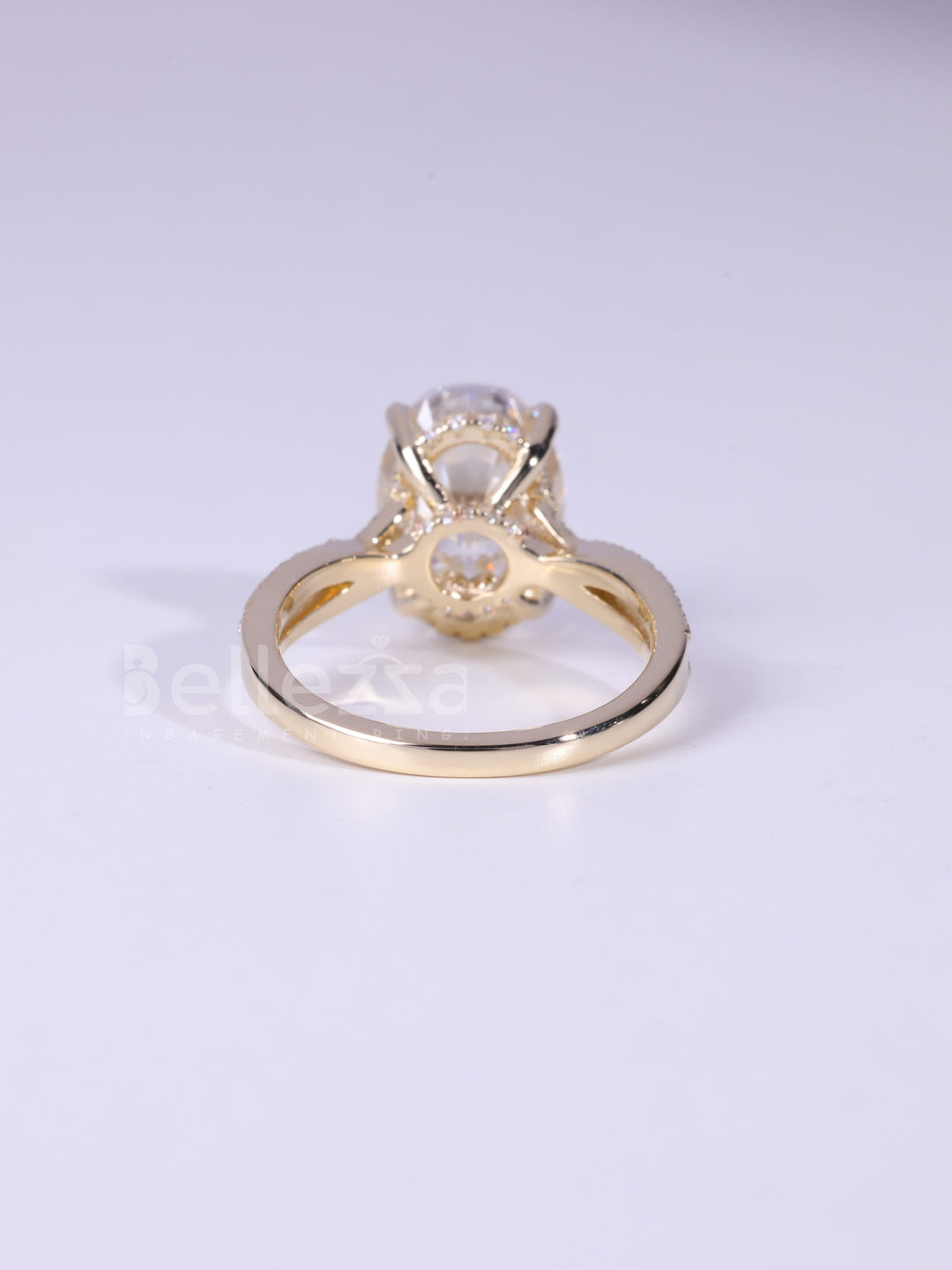 2.50CT-3.50CT Oval Cut Twisted Pave Setting Moissanite Engagement Ring