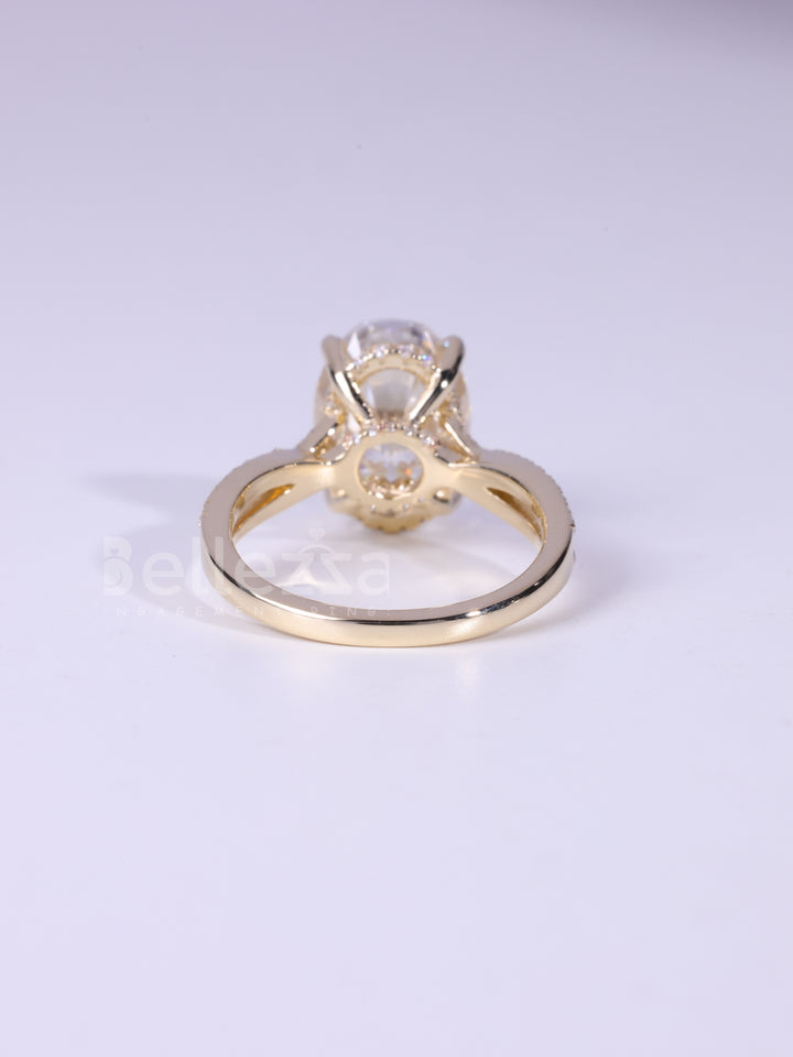 2.50CT-3.50CT Oval Cut Twisted Pave Setting Moissanite Engagement Ring