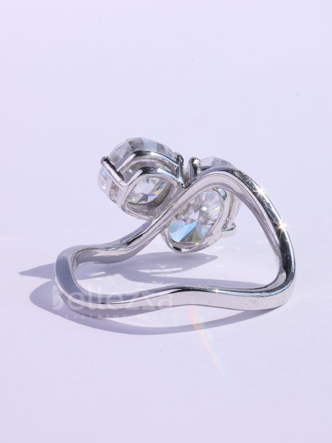 Oval & Cushion Cut Moissanite Curved Toi Et Moi Engagement Ring