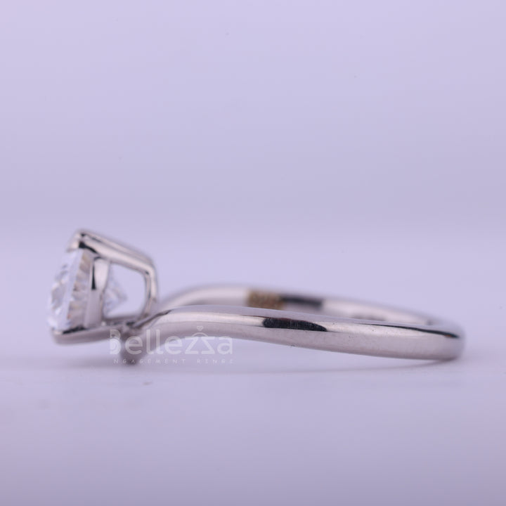 1.50CT East-West Oval Cut Curved Moissanite Engagement Ring