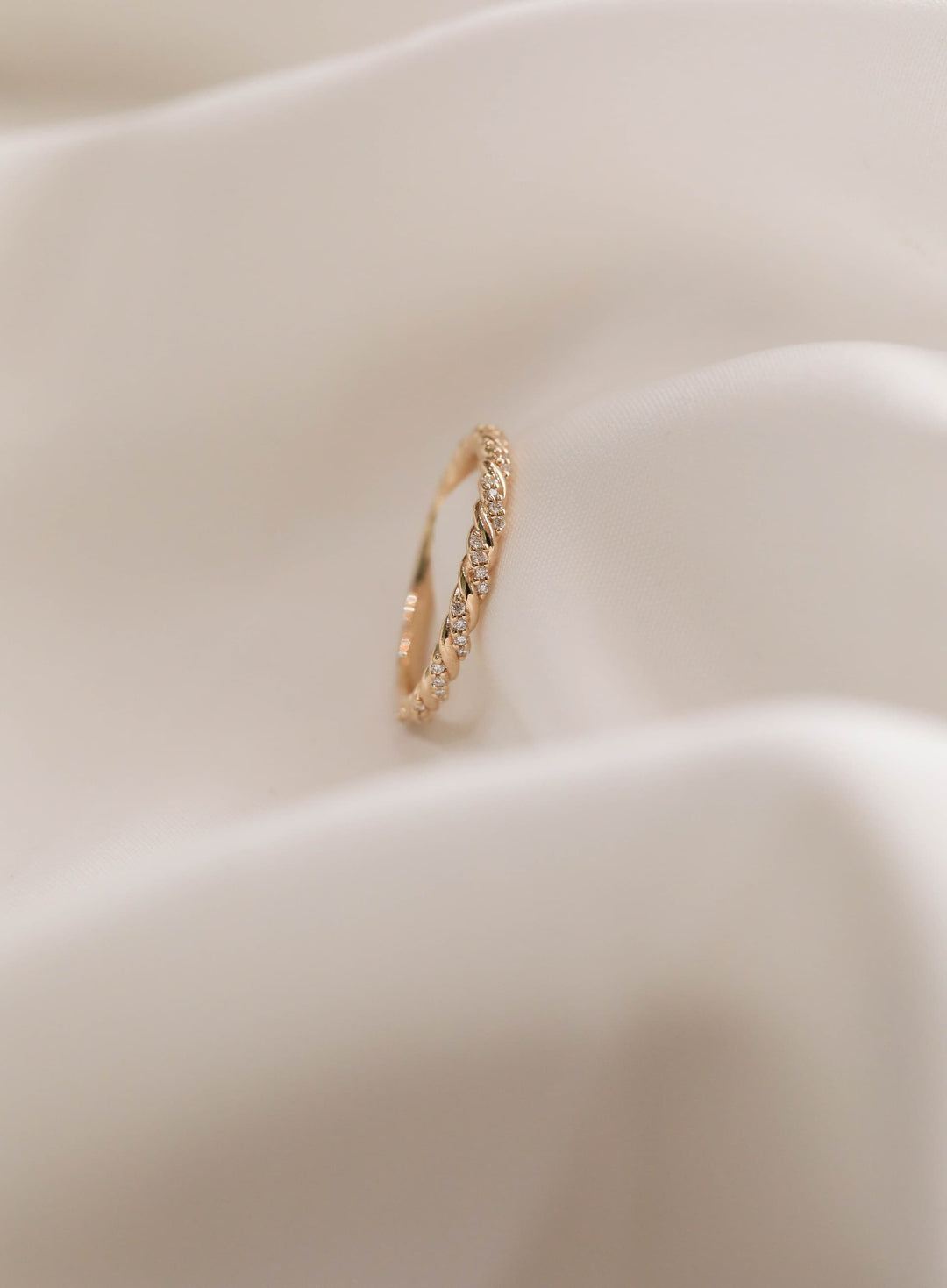 0.10 TCW Round Twisted Diamond Wedding Band