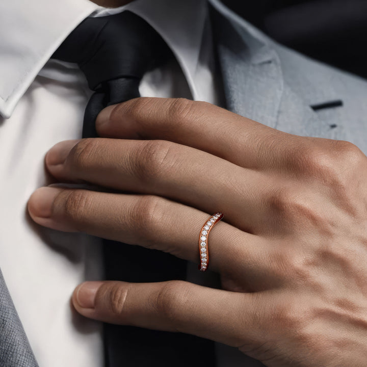 Round Cut Curved Moissanite Men's Diamond Wedding Band