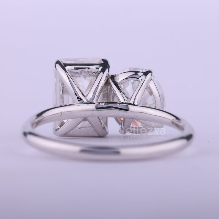 1.50CT Emerald & Oval Cut Diamond Moissanite Toi Et Moi Engagement Ring