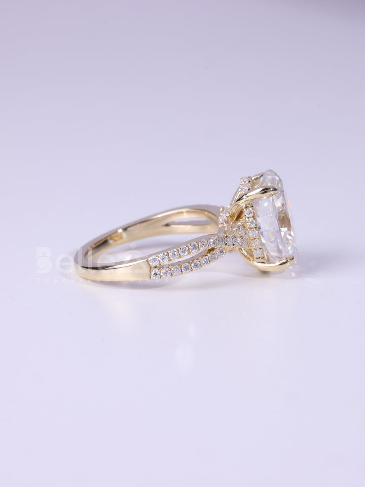 2.50CT-3.50CT Oval Cut Twisted Pave Setting Moissanite Engagement Ring
