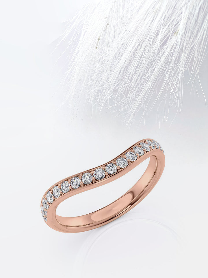 Round Cut Curved Moissanite Men's Diamond Wedding Band