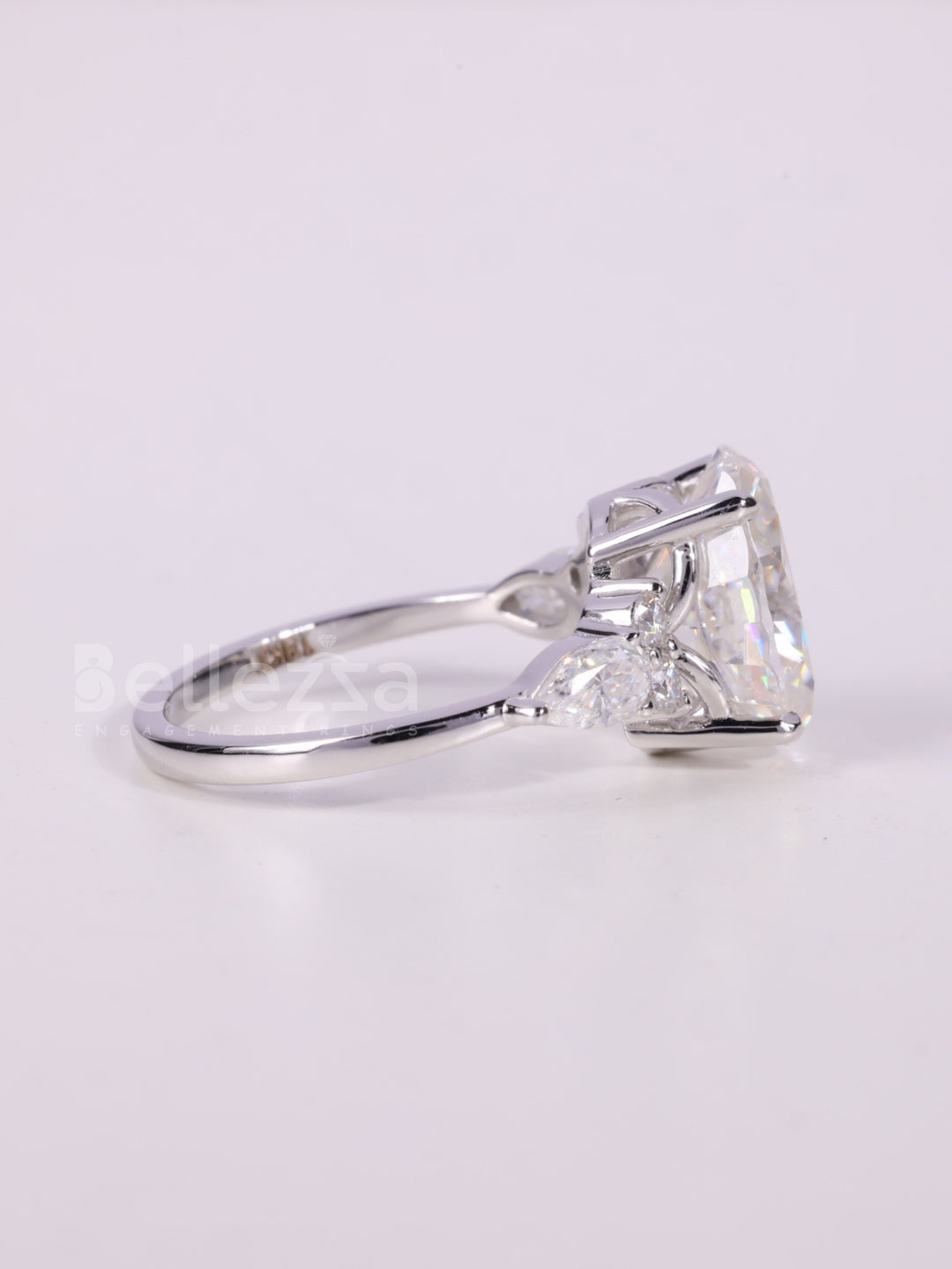 2.0CT-3.0CT Oval Cut Cluster Diamond Engagement Ring