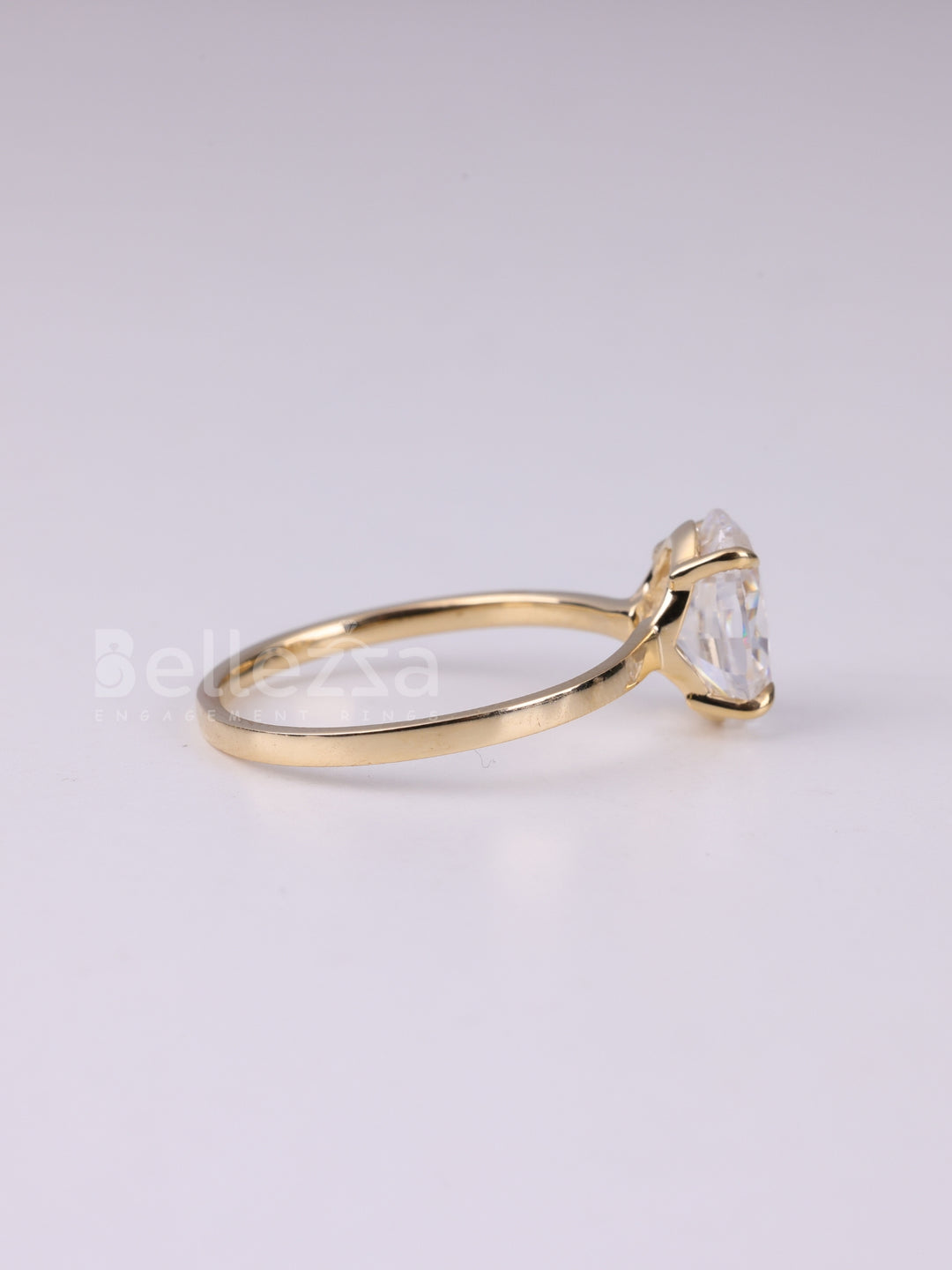 2.0CT Oval Cut Diamond Solitaire Moissanite Engagement Ring