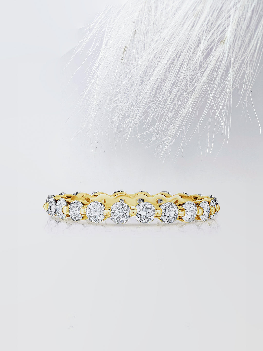 Round Cut Single Prong Diamond Wedding Band For Women