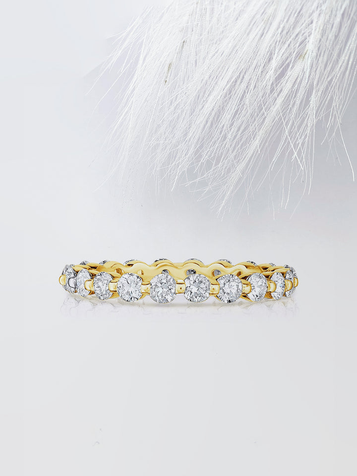 Round Cut Single Prong Diamond Wedding Band For Women