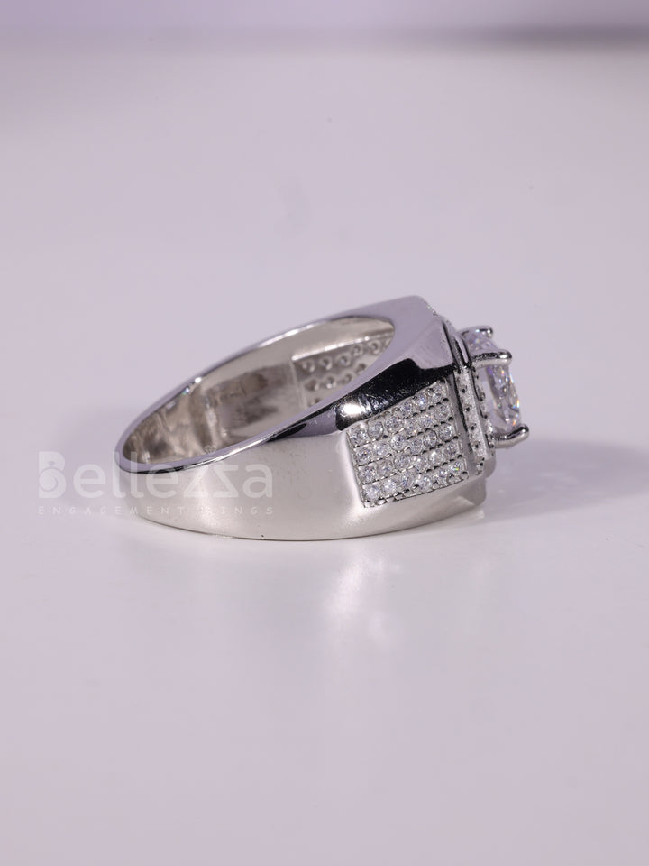 1.50CT Round Cut Cluster Diamond Men's Wedding Ring In Gold