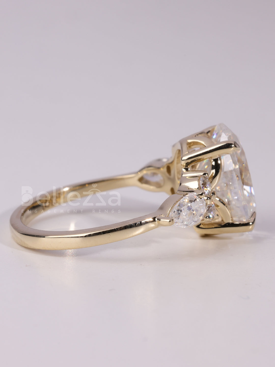 2.0CT-3.0CT Oval Cut Cluster Dimaond Moissanite Engagement Ring