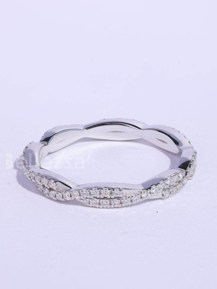 Round Cut Diamond Twisted Pave Setting Wedding Band