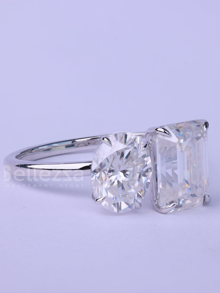 1.0CT Emerald & Oval Cut Classic Toi Et Moi Moissanite Engagment Ring