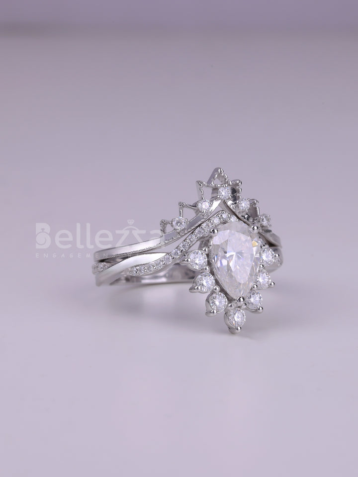 1.50CT Pear Cut Cluster Diamond Moissanite Bridal Ring Set