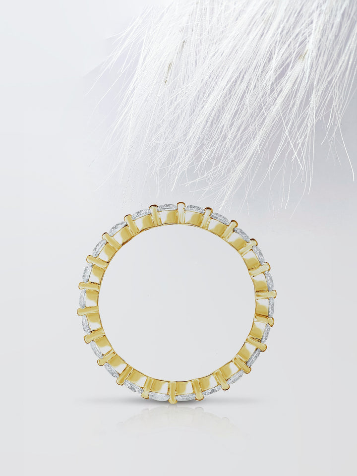 Round Cut Single Prong Diamond Wedding Band For Women