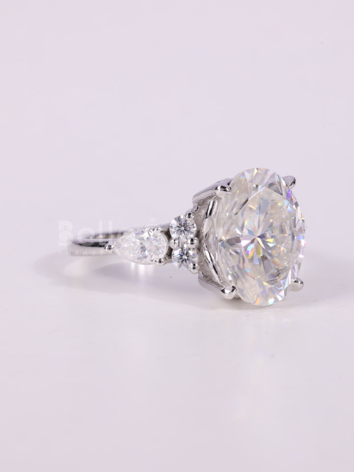 2.0CT-3.0CT Oval Cut Cluster Diamond Engagement Ring
