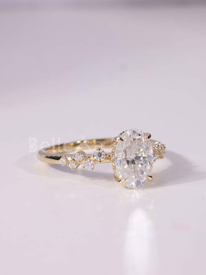 1.50CT-2.50CT Oval Cut Diamond Cluster Moissanite Engagement Ring