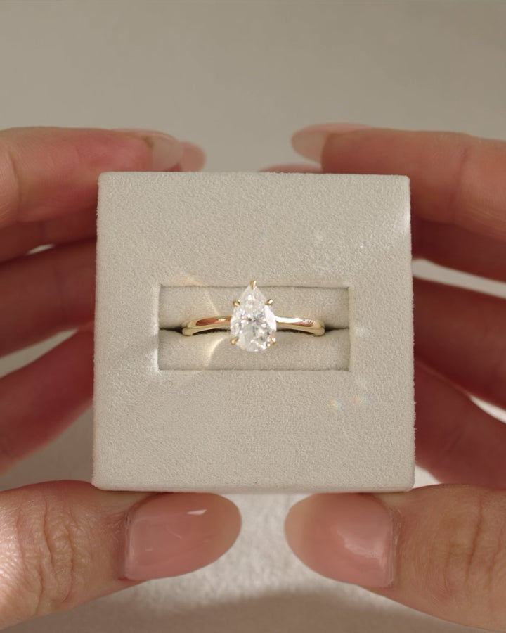 1.0 CT Pear Cut Diamond Solitaire Moissanite Engagement Ring