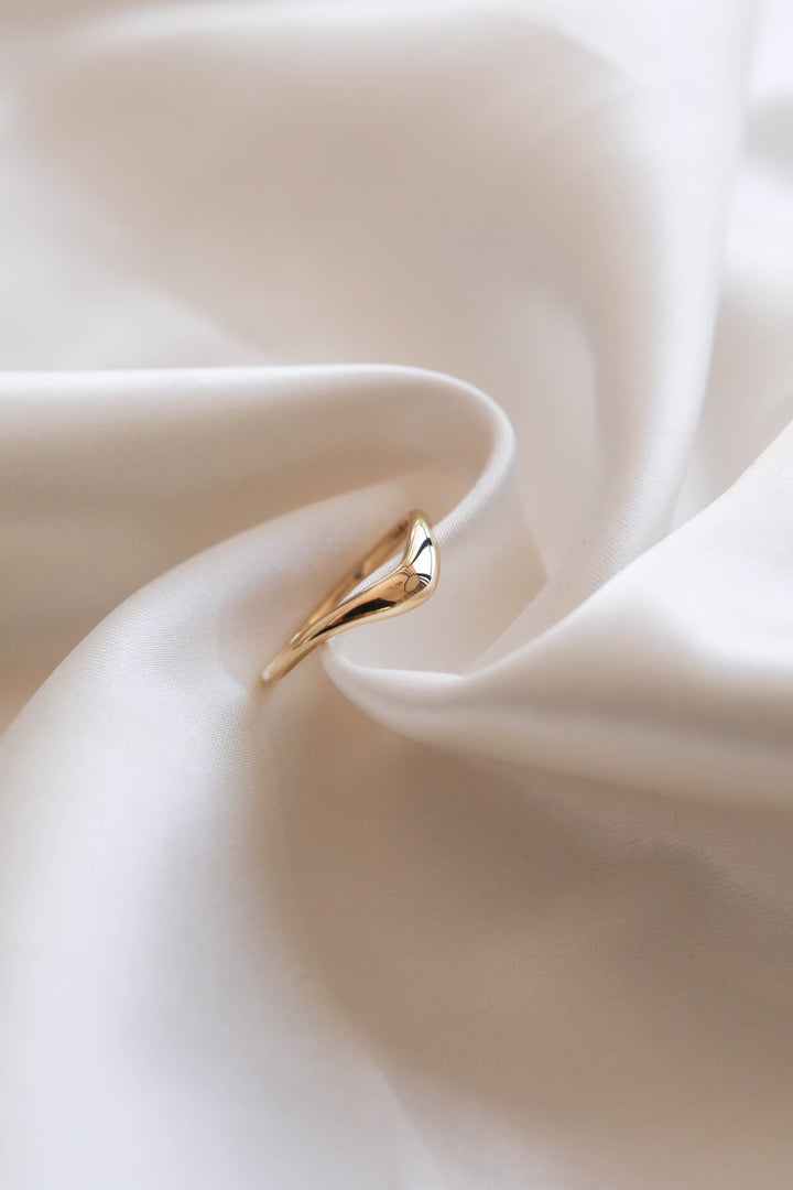 Plain Band Curved Wedding Band