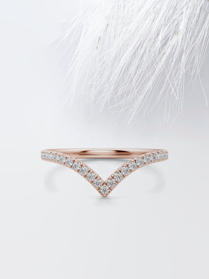 Round Cut Curved Diamond Wedding Band For Women