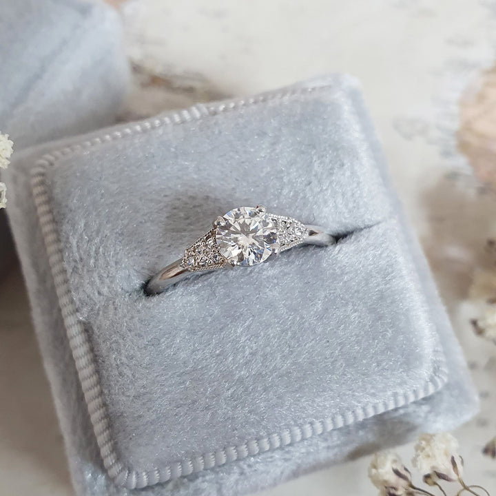 0.50 CT Round Milgrain Style F/VS1 Lab Grown Diamond Engagement Ring