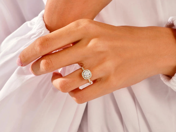 1.0CT Round Brilliant Diamond Halo Pave Setting Moissanite Engagement Ring