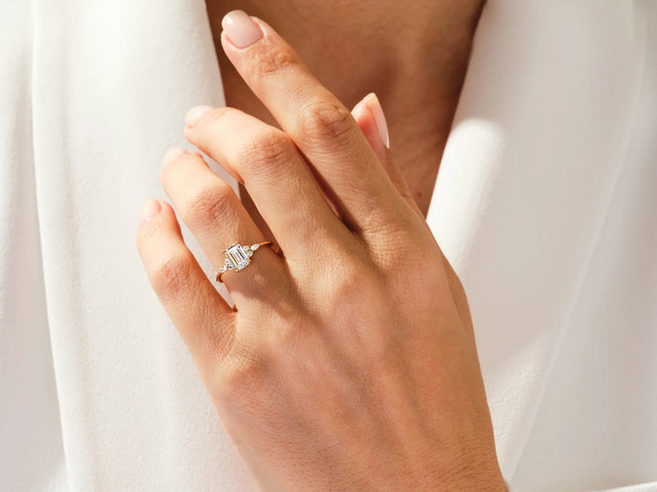 1.0CT Emerald Diamond Cluster Setting Moissanite Engagement Ring