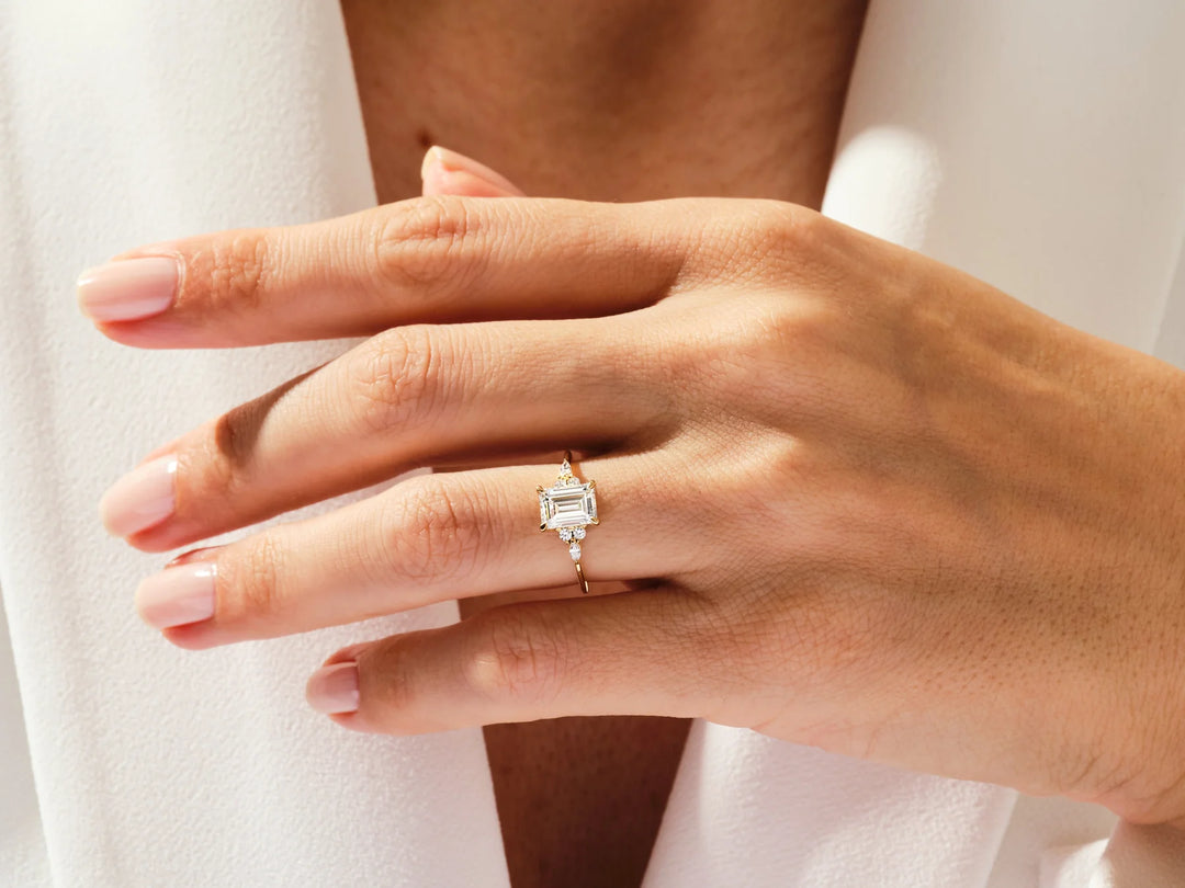 1.50CT Emerald Diamond Cluster Setting Moissanite Engagement Ring