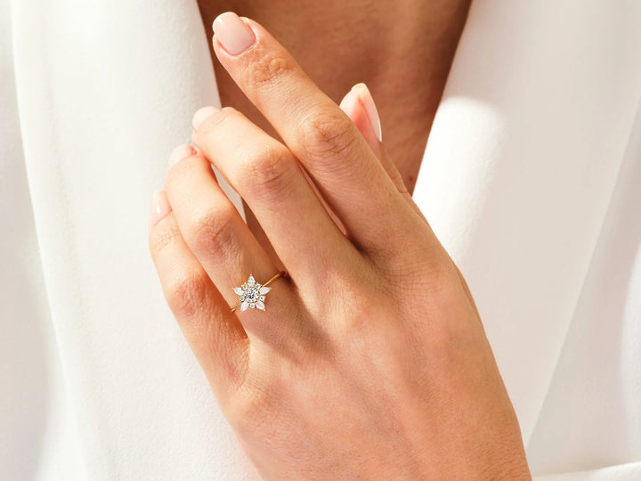 1.0CT Round Diamond Floral Halo Setting Moissanite Engagement Ring