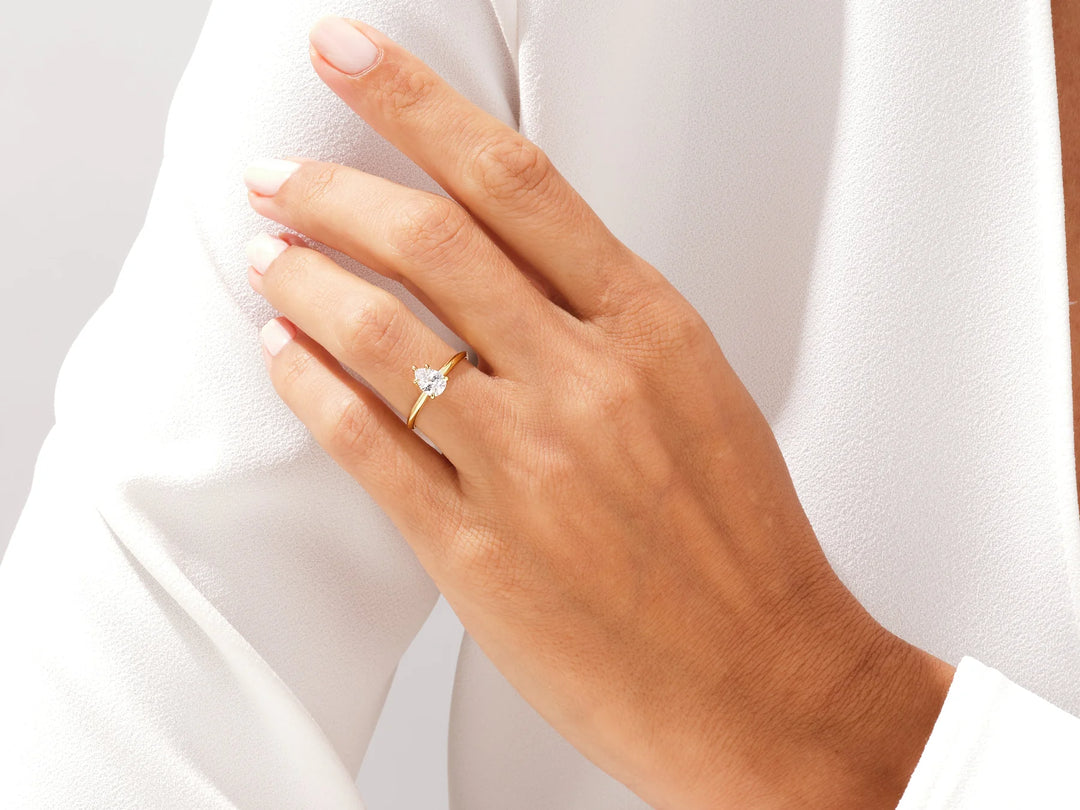 1.0CT Pear Diamond Knife Edge Solitaire Moissanite Engagement Ring