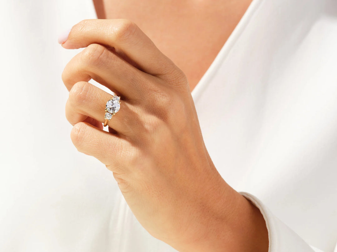 2.50CT Round Cut Diamond Three Stone Setting Moissanite Engagement Ring