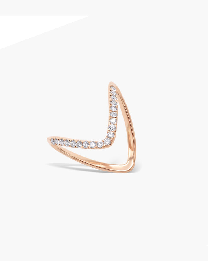 0.27 CT Round Cut EF-VVS Diamond Curved Style Wedding Band