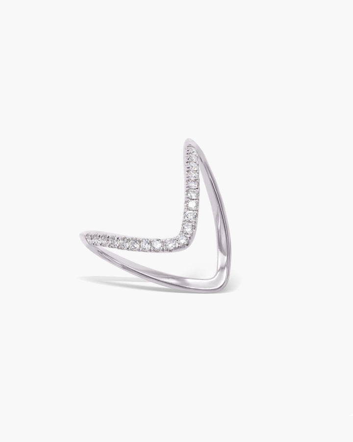 0.27 CT Round Cut EF-VVS Diamond Curved Style Wedding Band