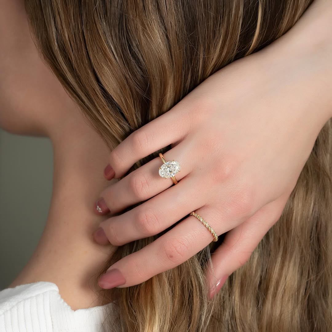 1.0-3.0 CT Oval Lab Grown Diamond Hidden Halo Setting Engagement Ring