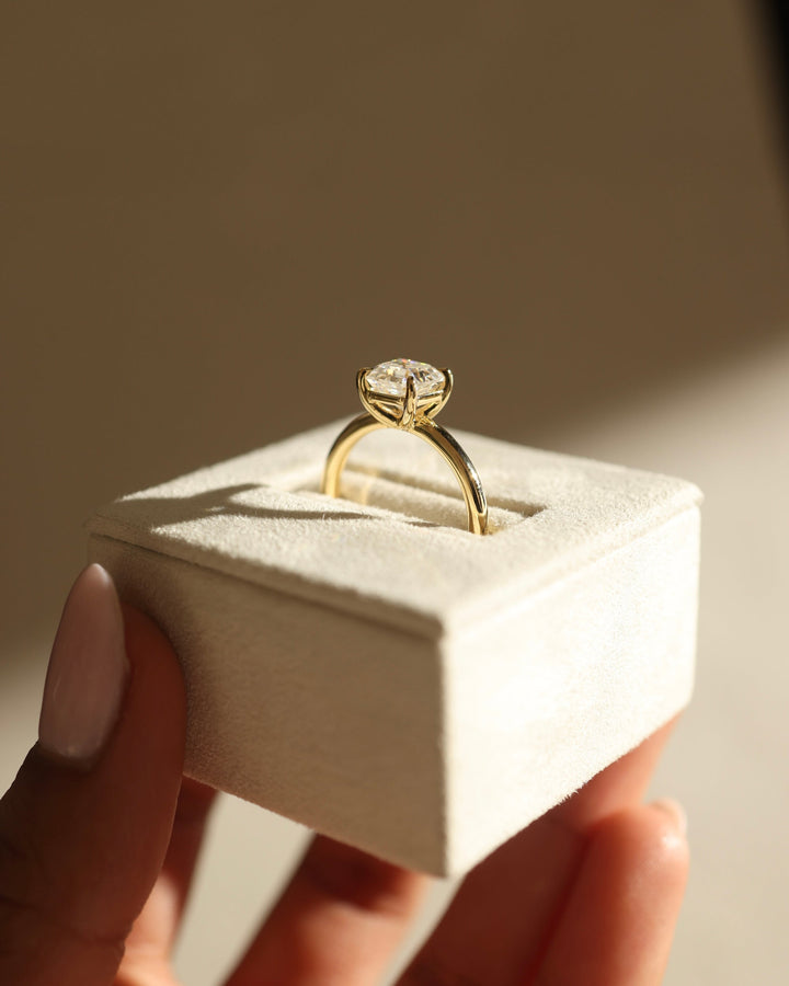 1.0 CT Asscher Cut Solitaire Moissanite Diamond Engagement Ring