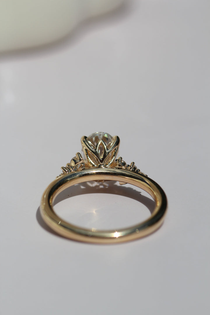 1.50-3.50  CT Oval Diamond Solitaire Engagement Ring