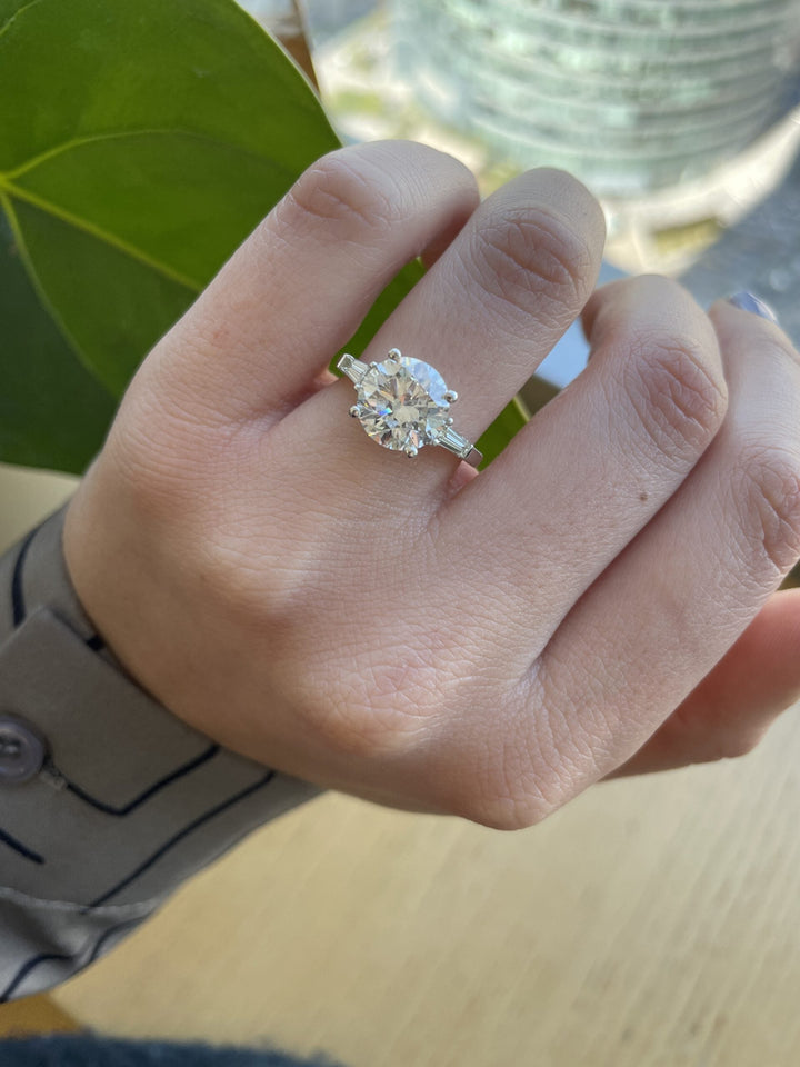 1.50-3.25 CT Round Diamond Three Stones Engagement Ring