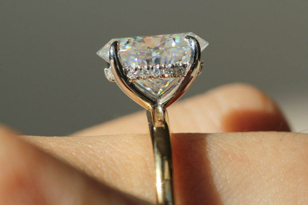 1.0-3.0 CT Oval Diamond Engagement Ring